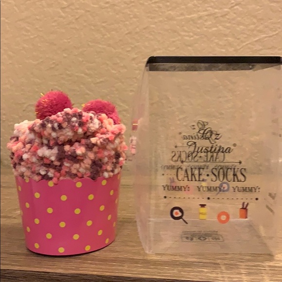 3 for $20 NWT Cozy Pink Cupcake Socks - Picture 6 of 8